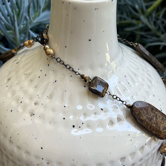 Stone and faux pearl necklace!! - Picture 4 of 5